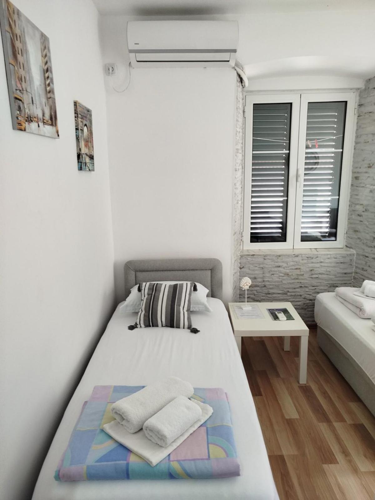 Guesthouse Bit Accommodation Kotor Kültér fotó